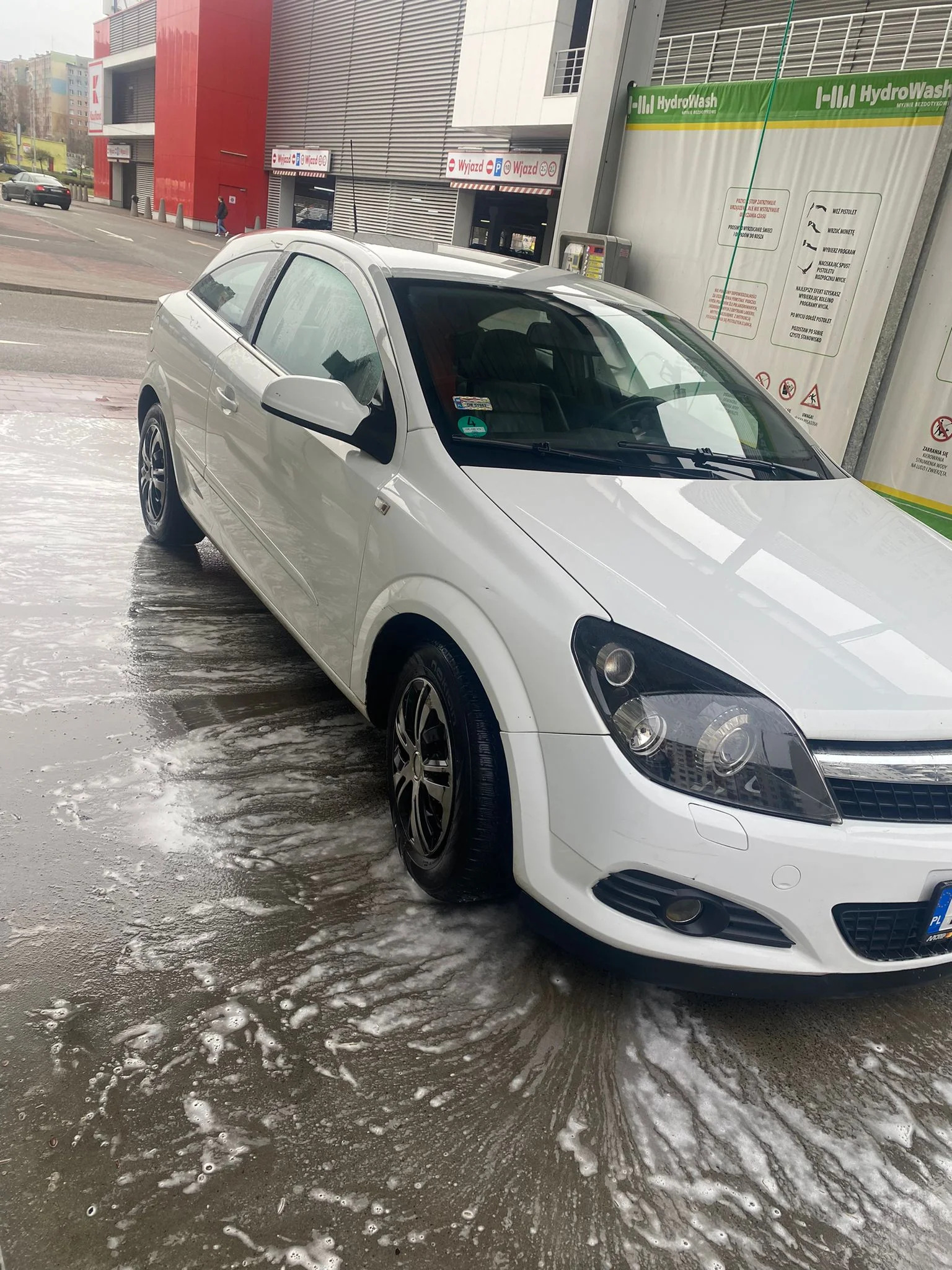 Opel astra czyszczenie samochodu po zalaniu